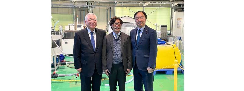 輿水復興副大臣と南相馬市長に当社の工場をご訪問いただきました