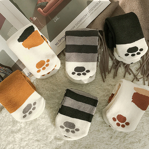 猫ちゃんになった気分に♪　肉球が可愛い『ねこ足ぽかぽかソックス』が入荷しました！