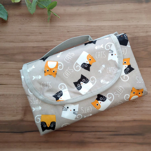 猫ちゃんだらけ♡の『ねこ柄・レジャーシート』が再入荷しました♪ 大きめサイズも♡