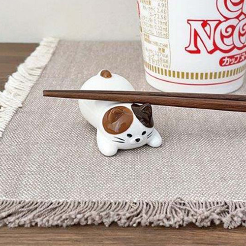 これこれ、こんなの欲しかった！忙しい時のカワイイ味方♪　みけねこちゃんのアイデア箸置きが入荷しました
