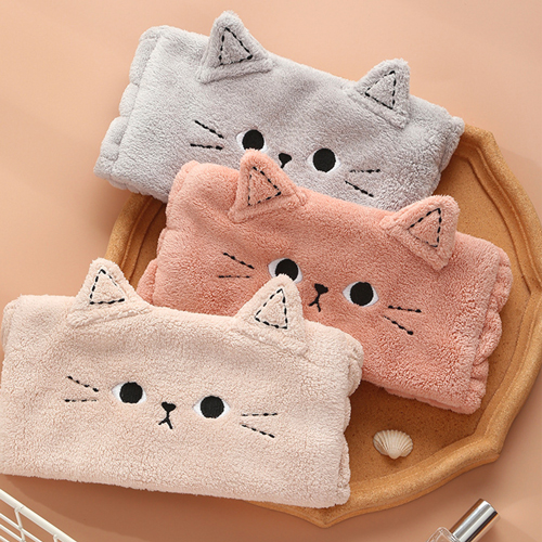 ふわっふわの猫耳シリーズにヘアバンドとヘアドライターバンが加わりました♪