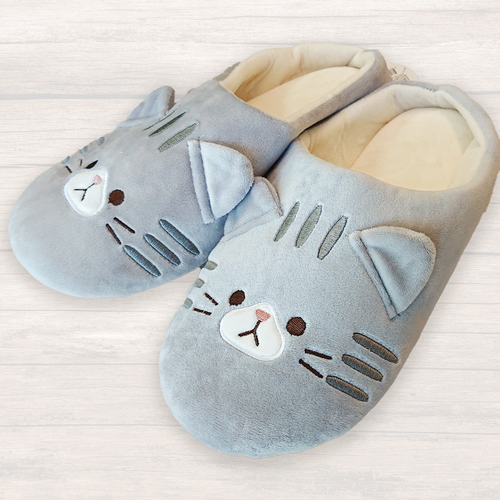 もちもち触感の『秋冬用にゃんこスリッパ』が入荷しました♪