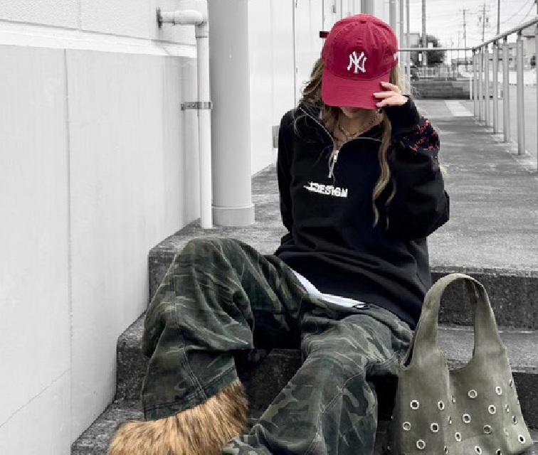 人気のハーフジップをスクラッチプリントで再構築｜I DESIGN 新作スウェット🔥