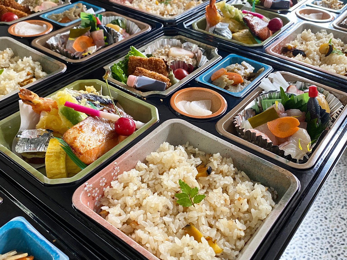 特製お弁当（要ご予約）