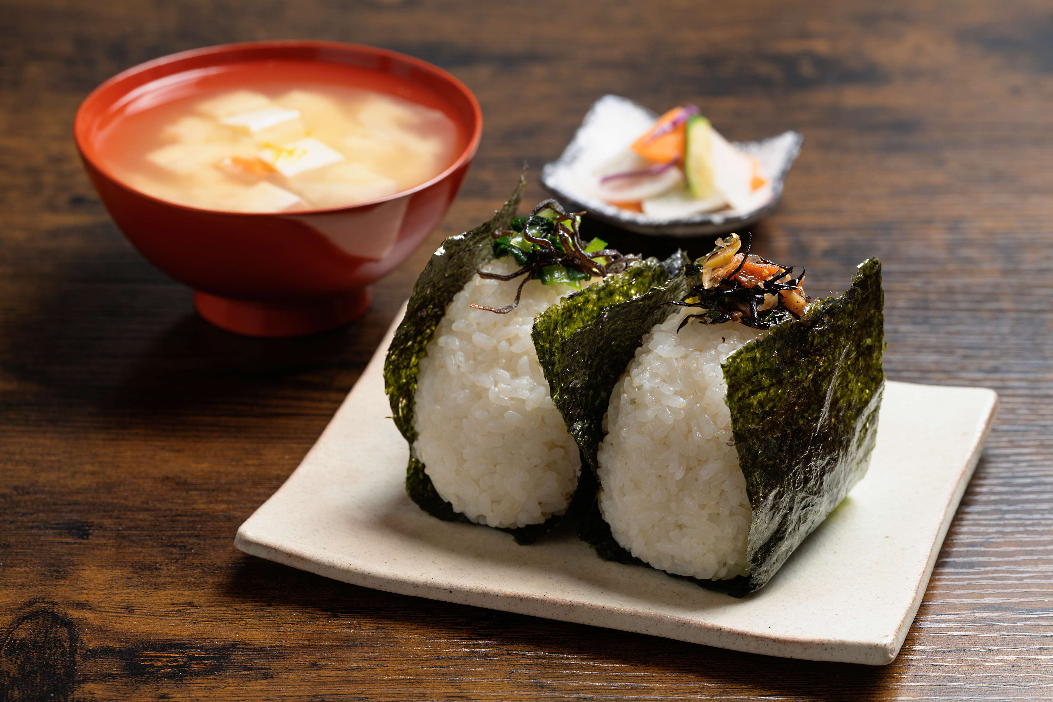 【4月3日より朝食スタート】波の綾のやさしいおにぎり朝ごはん