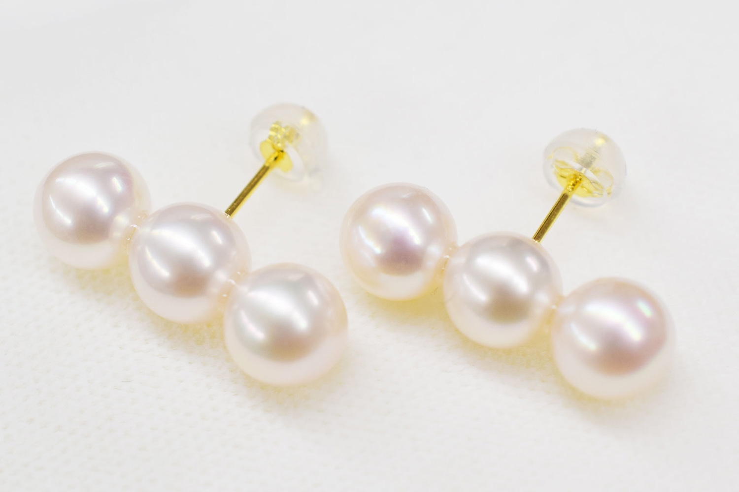 【商品紹介】あこや真珠 ホワイトピンク 3連 ピアス