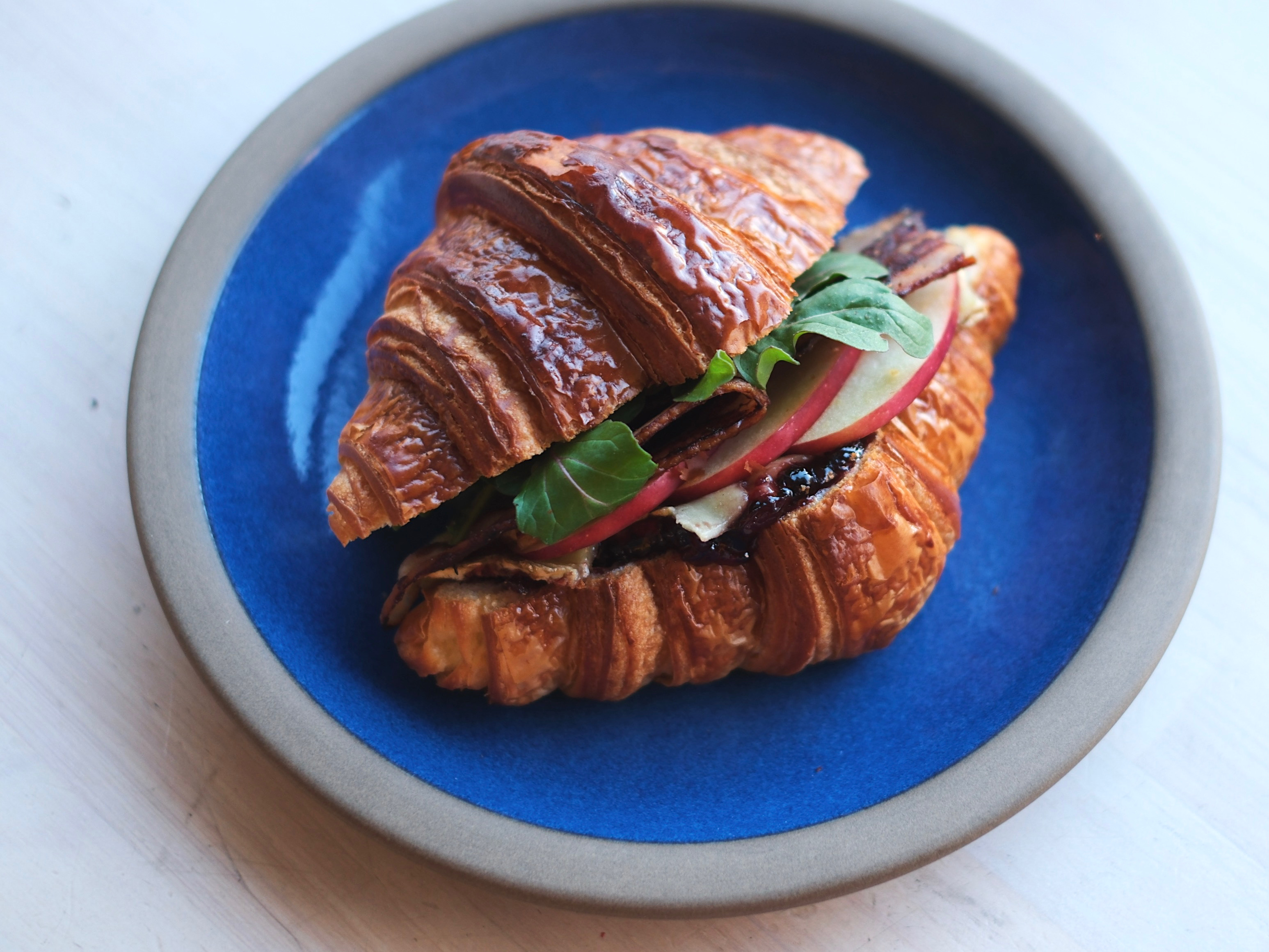 「アップルチーズベーコン」クロワッサンサンド