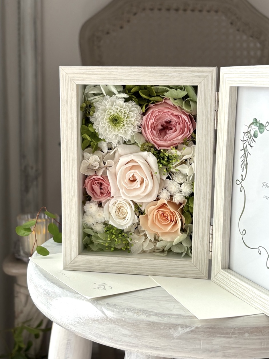 【新作】フォトフレーム付きお供え花をアップしました!