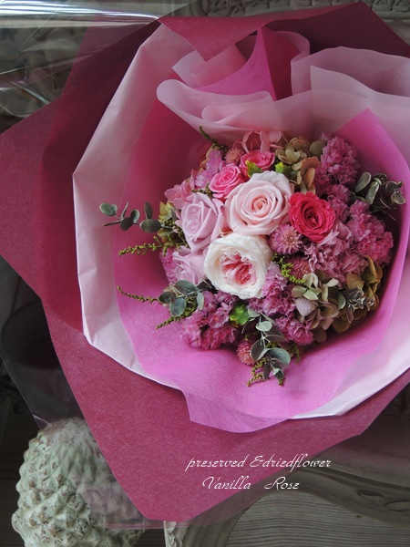 両親贈呈の花束を受注制作いたします。