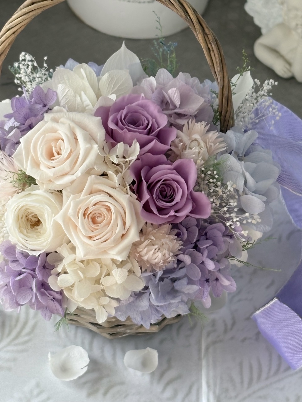 【新作】ウェディングにおすすめブルーライラックのアレンジメント
