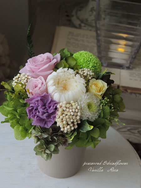 新作のお供え花をアップしました。