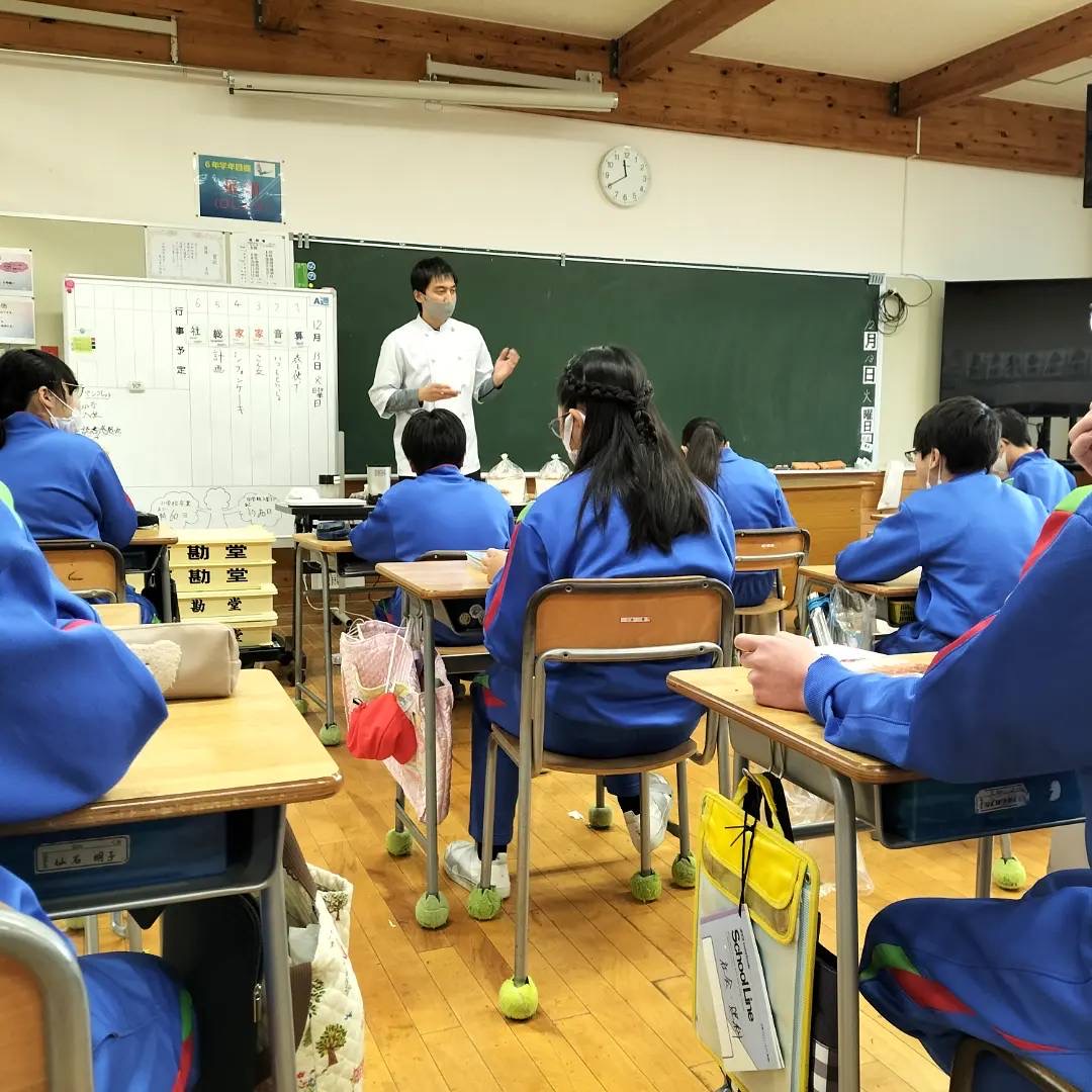 昨年12月に地元の小学校で授業
