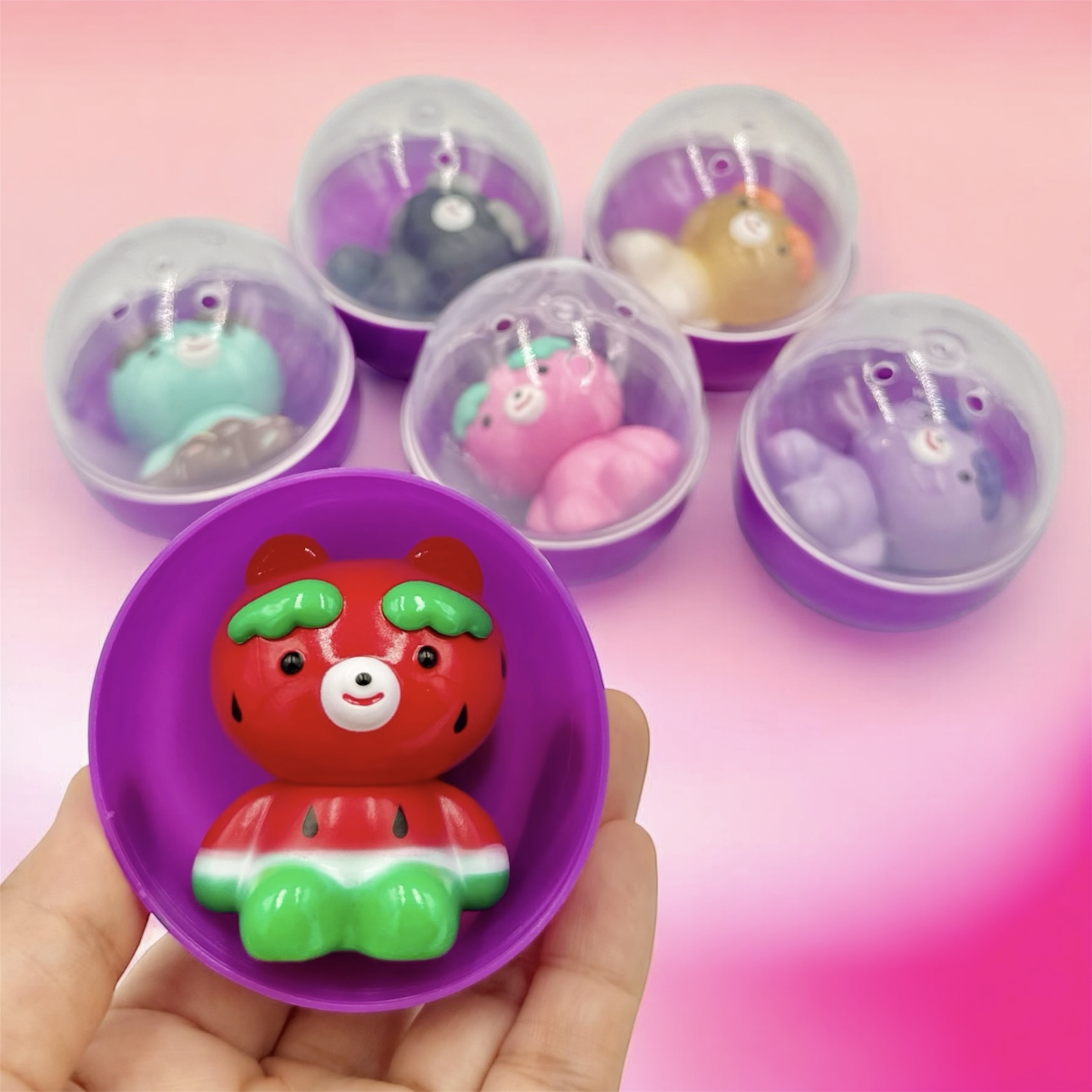 「まゆげくま ソビくん」カプセルトイ＆ボックストイ発売！