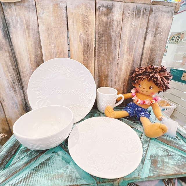 🌺お家でもハワイアンな朝食を楽しめる♪白くて爽やかな食器たち