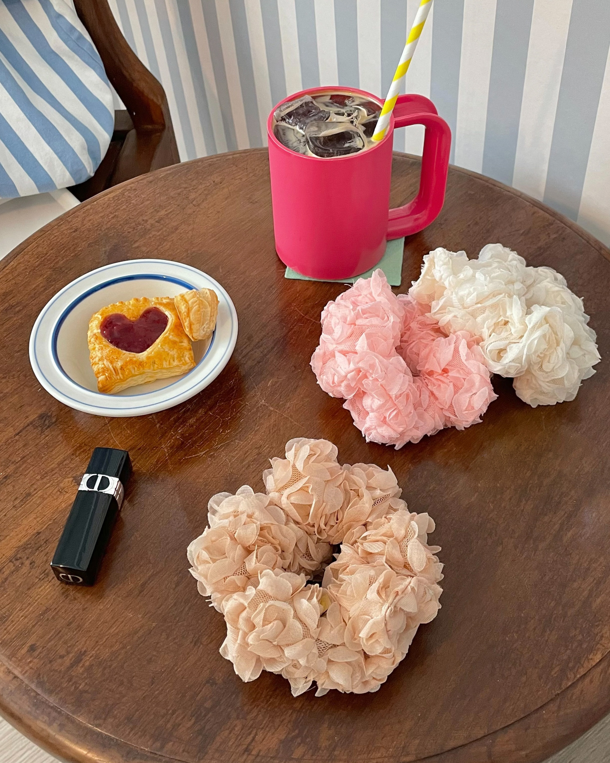 〈ハンドメイド〉フラワーレースシュシュ🌼