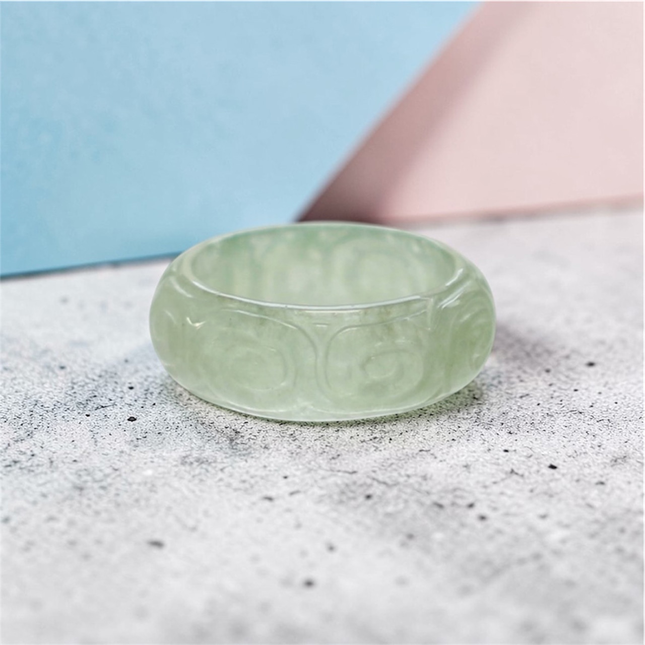 珍しい如意彫りを施したくり抜きリング!