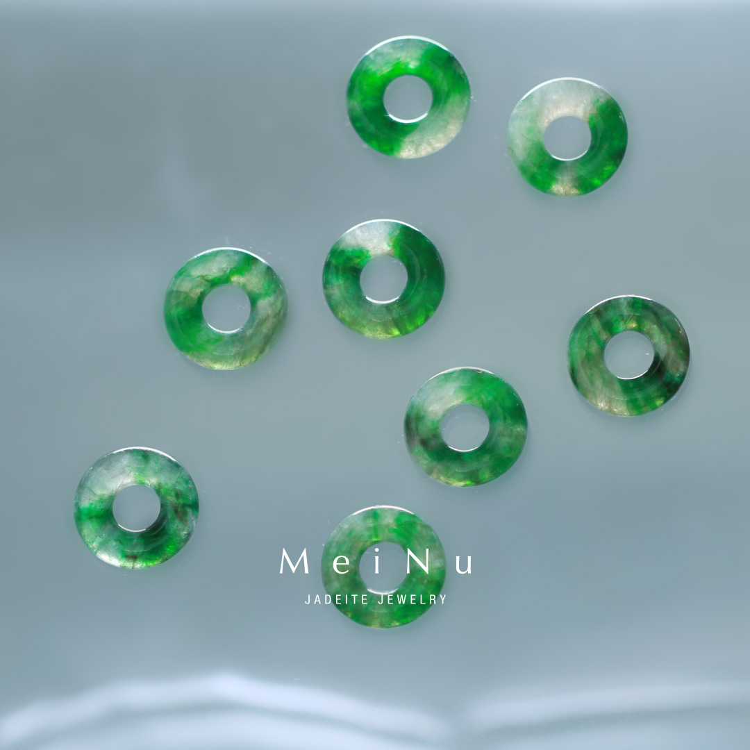 緑と透明のバランスが美しいA貨翡翠ペンダントトップ