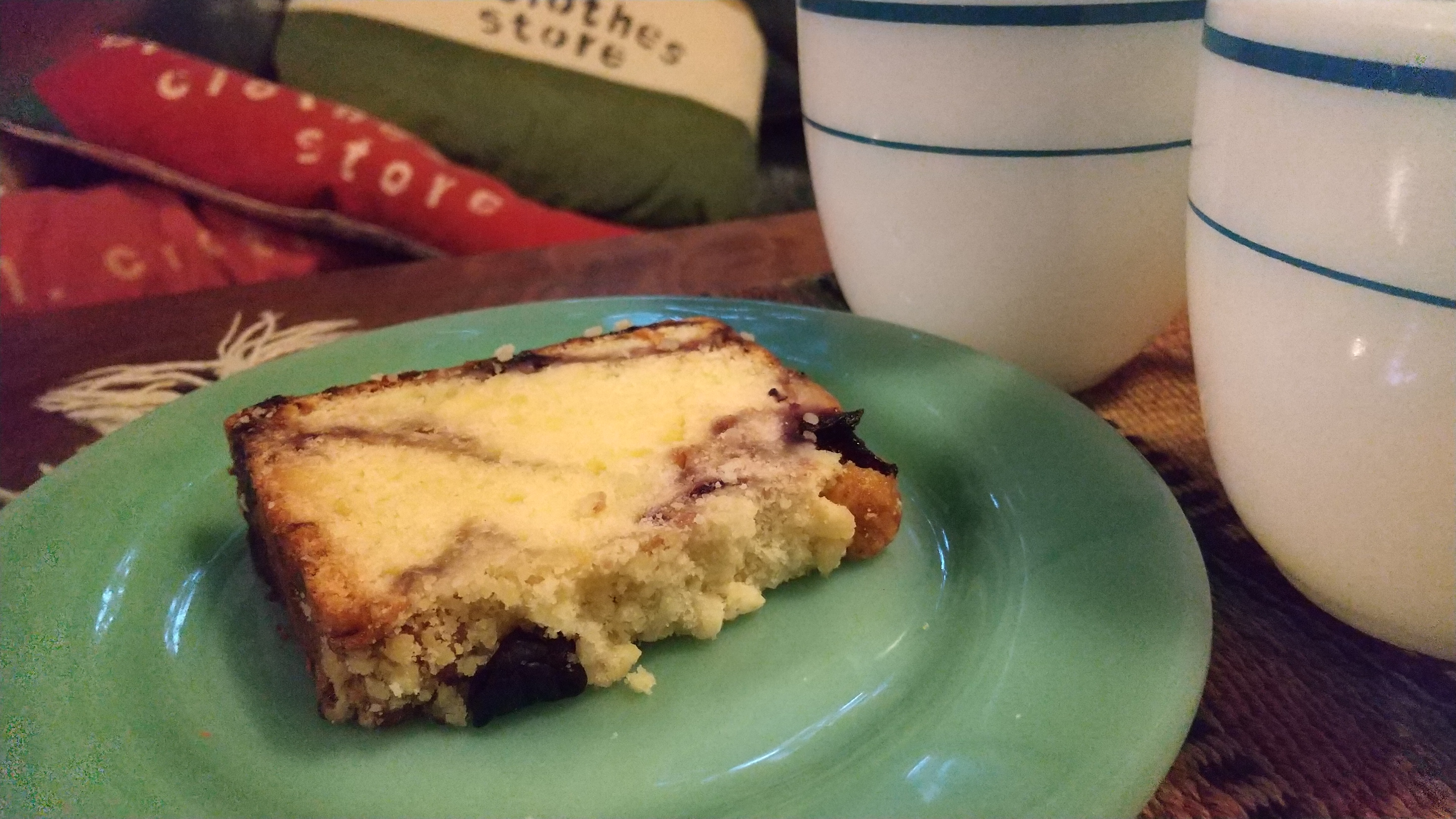 ブルーベリーケーキの美味しい食べかた