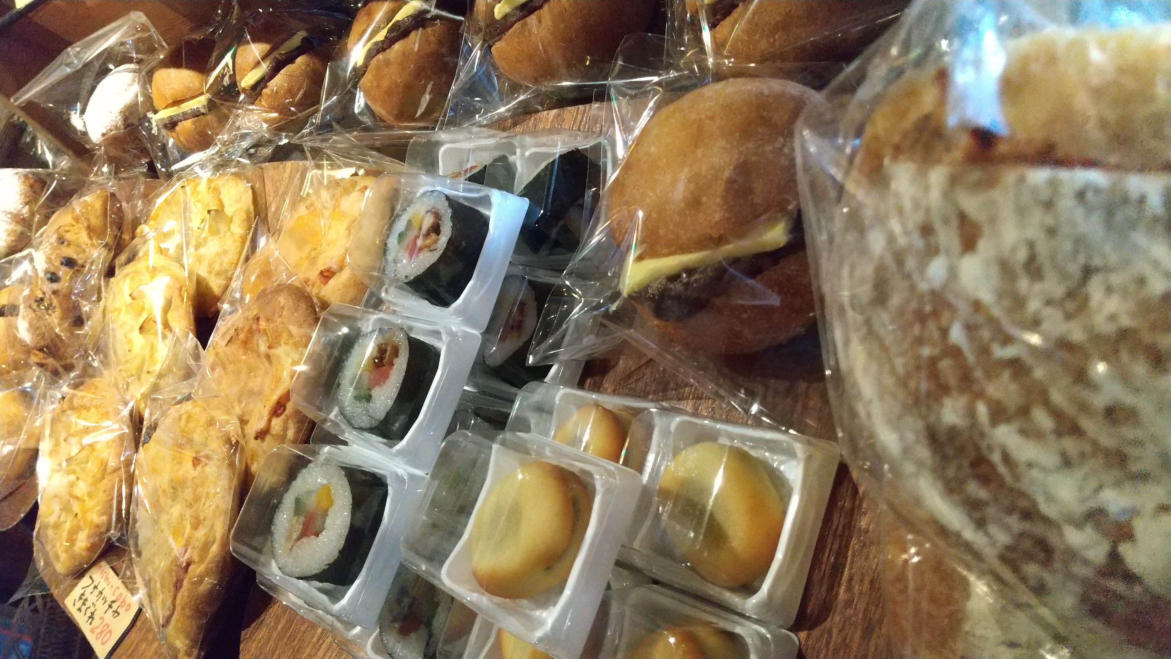 １日遅れの恵方巻だよー！