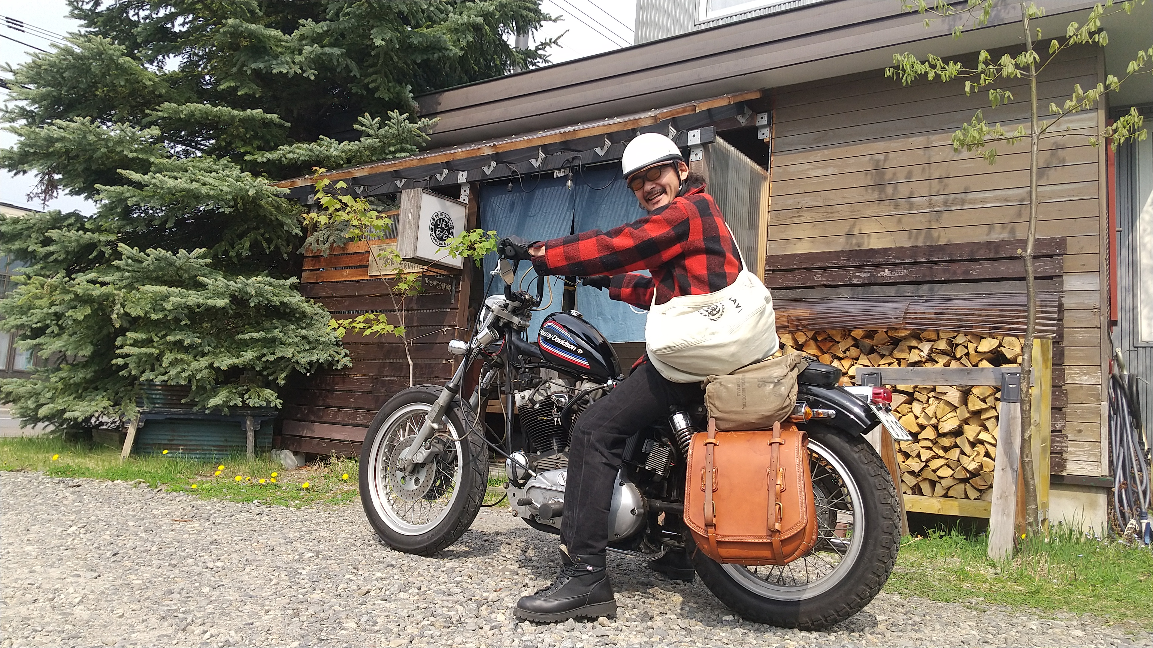 バイクと、クロワッサン。