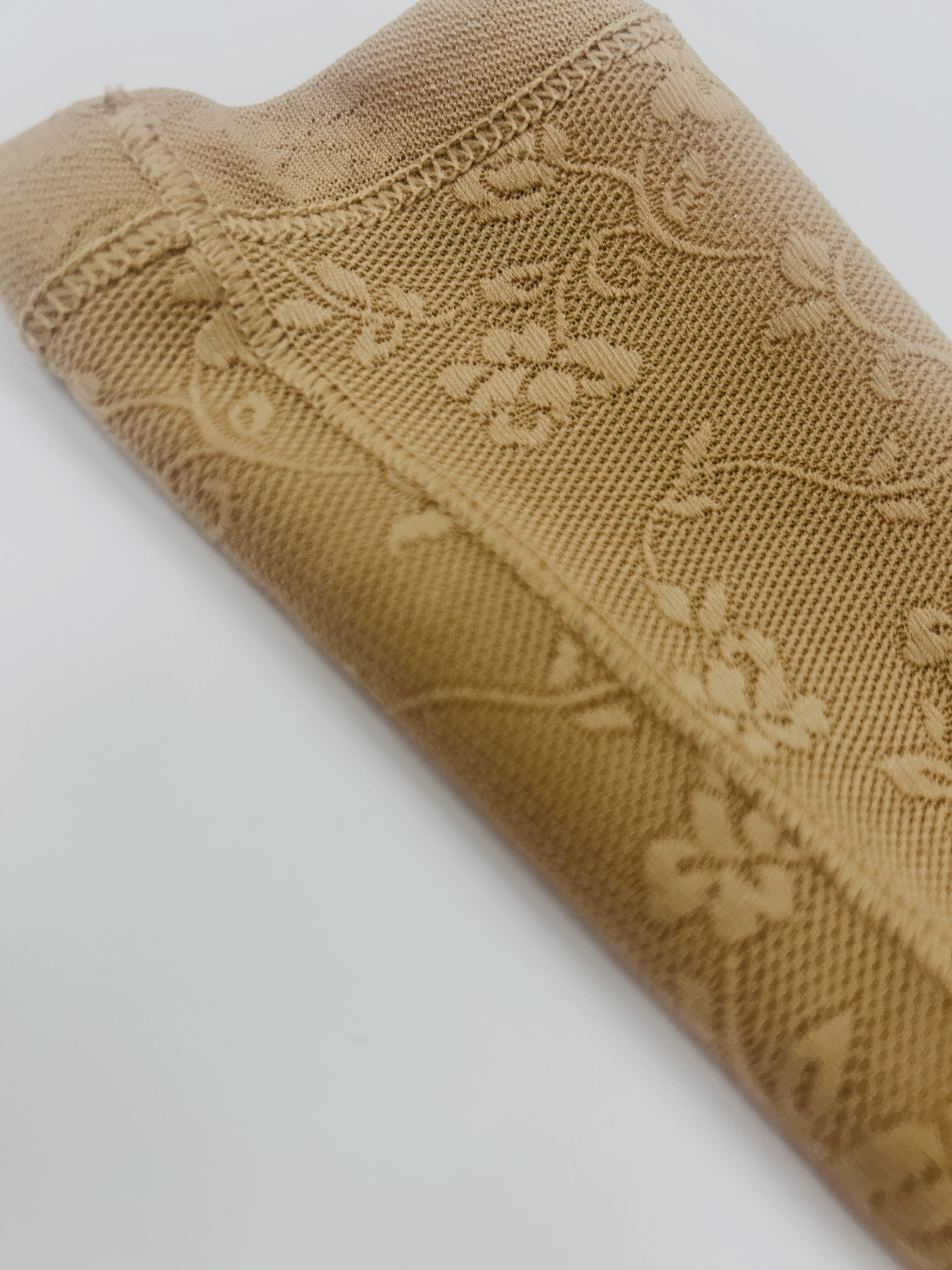 レーススリーブ、よりフラットな新仕様で登場