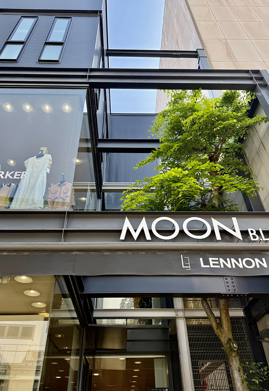 実店舗は通常営業、オンラインショップは臨時休業です
