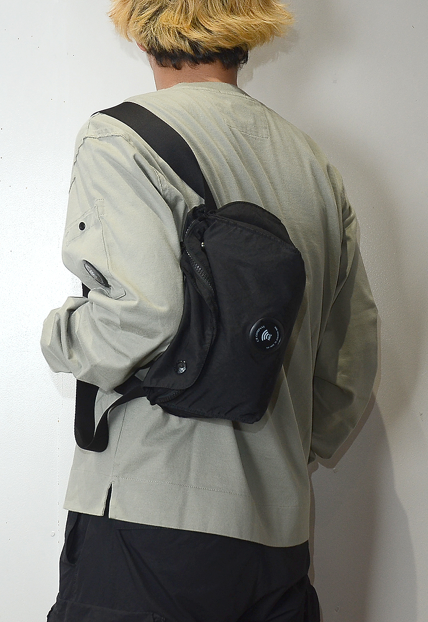 NYLON Bを使った新型ボディバッグ