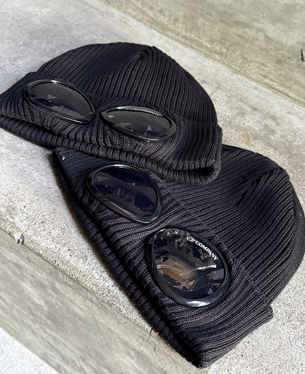 インパクトのある定番アイテム、ゴーグルビーニー！