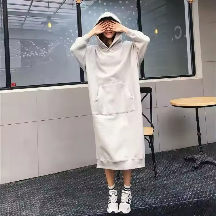 リラックス感とおしゃれを両立した ワンピース ロングトレーナー✨