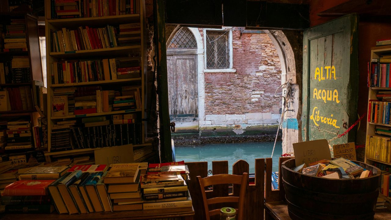 【古本トリビア】幻の古本屋、行ったことありますか?