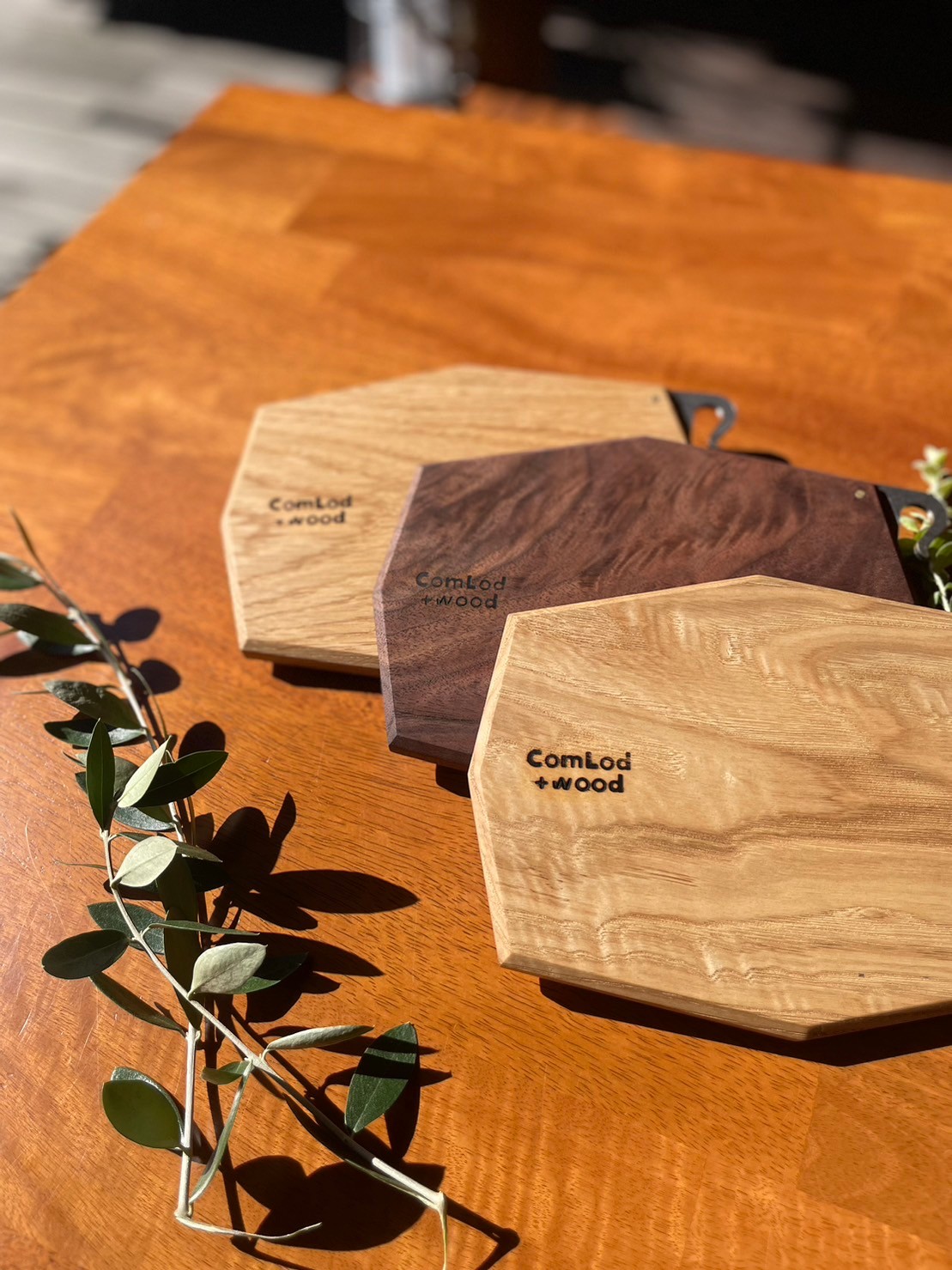 ComLod+woodの贅沢なカッティングボード