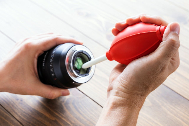 プロが教える！【冬のカメラメンテナンス】が「梅雨時」より大切な理由と、年末に自分でできる簡単ケア