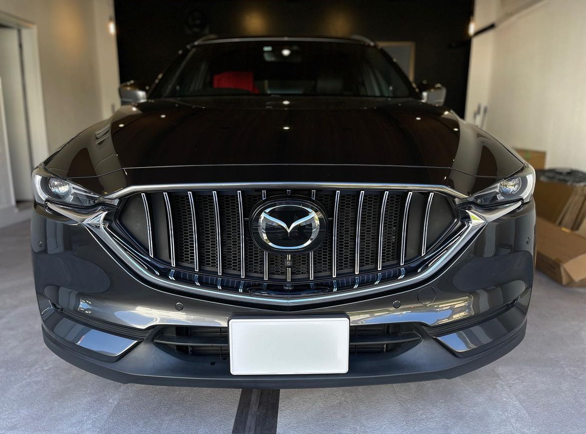 【マツダ　CX-8】・バーチカルグリル　フロントカメラ付き車