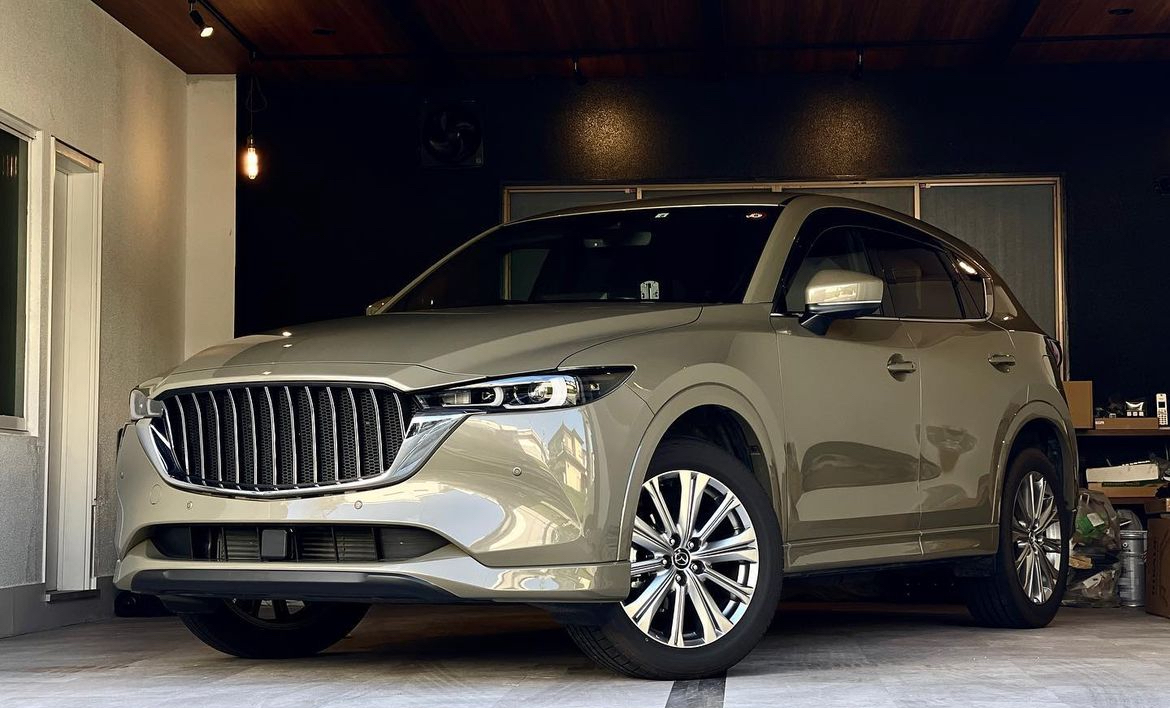 【マツダ　CX-5後期】・マークレスバーチカルグリル　・ハニカムメッシュ