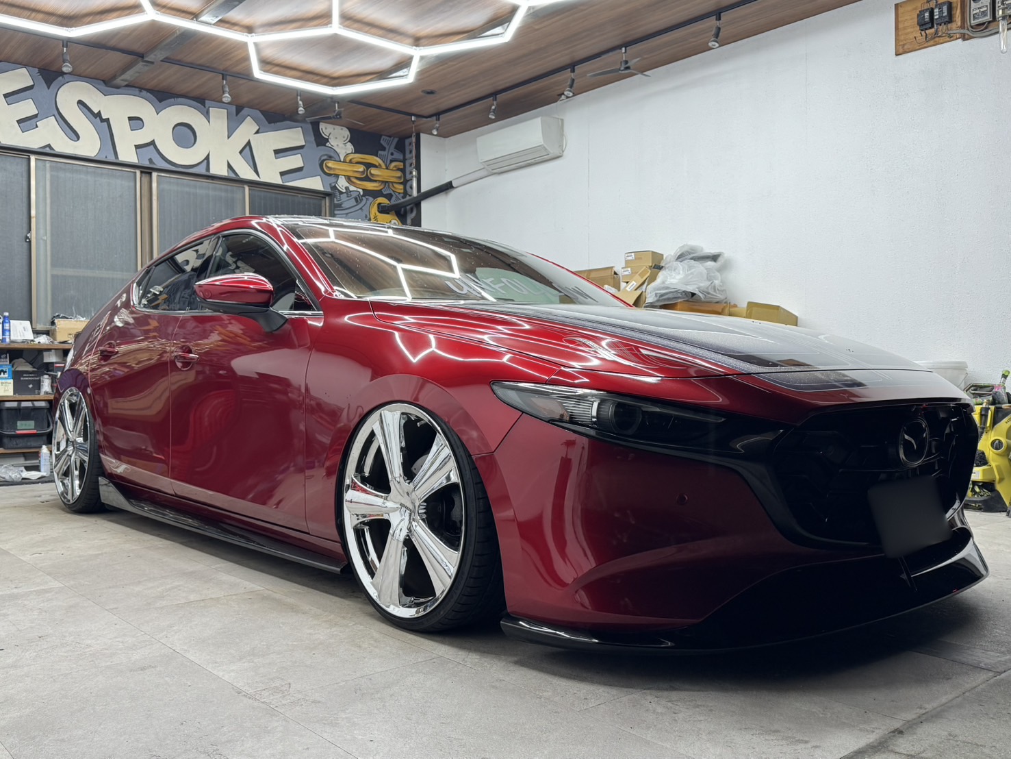 【マツダ　MAZDA3】・BESPOKE製リアスラントキャンバーキット約3度・AME 20inch