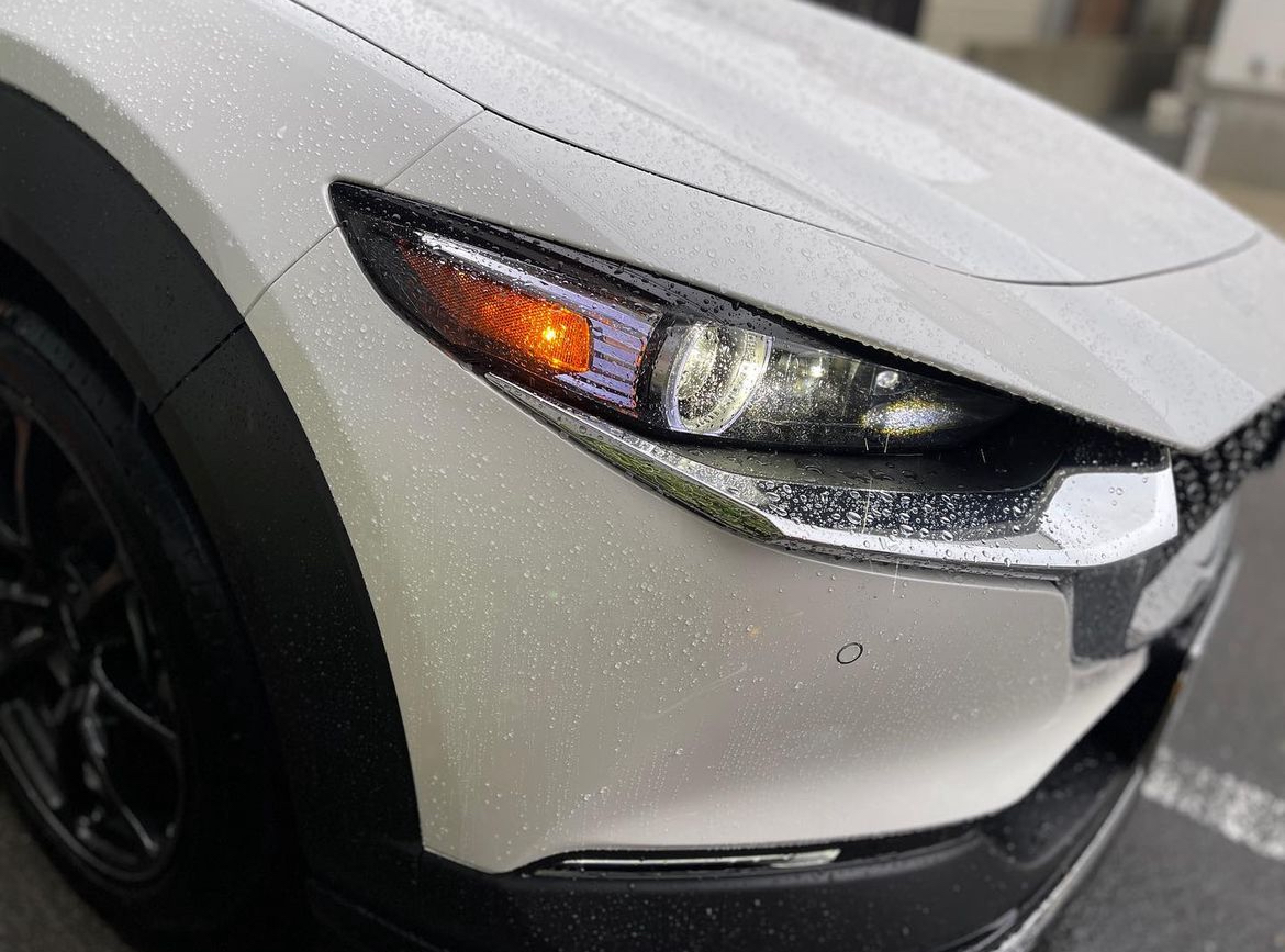 【マツダ　CX-30】・USヘッドライト純正加工品
