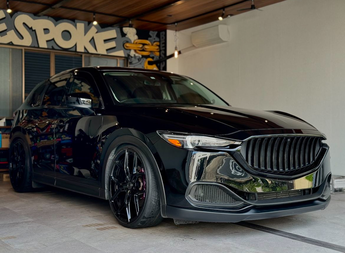 【マツダ　CX-5】・Bespoke製フロントバンパー・下部ダクト３M製カーボン調ラッピングetc