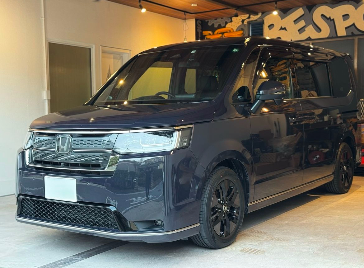 【ホンダ　ステップワゴンスパーダ　2WD】・ボディガラスコーティング・フリップダウンモニターetc.