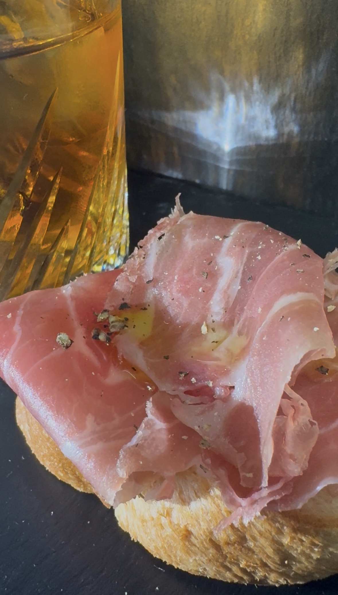 【家飲み・簡単おつまみ】極薄生ハムがもっと美味しくなる！火を使わないアレンジ3選