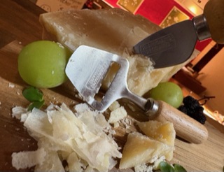 🧀カット道具付き・チーズのセット🧀