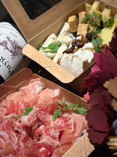 🧀チーズと生ハム盛り合わせ🧀
