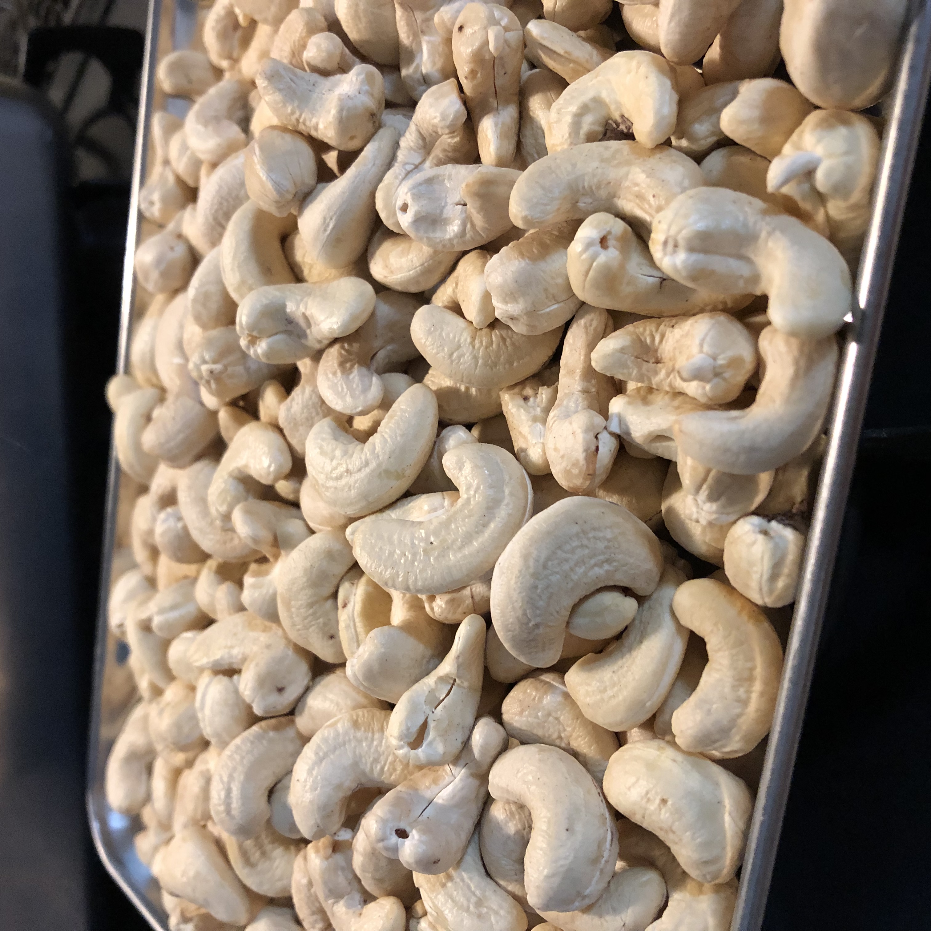 プチギフト用カシューナッツをローストしました