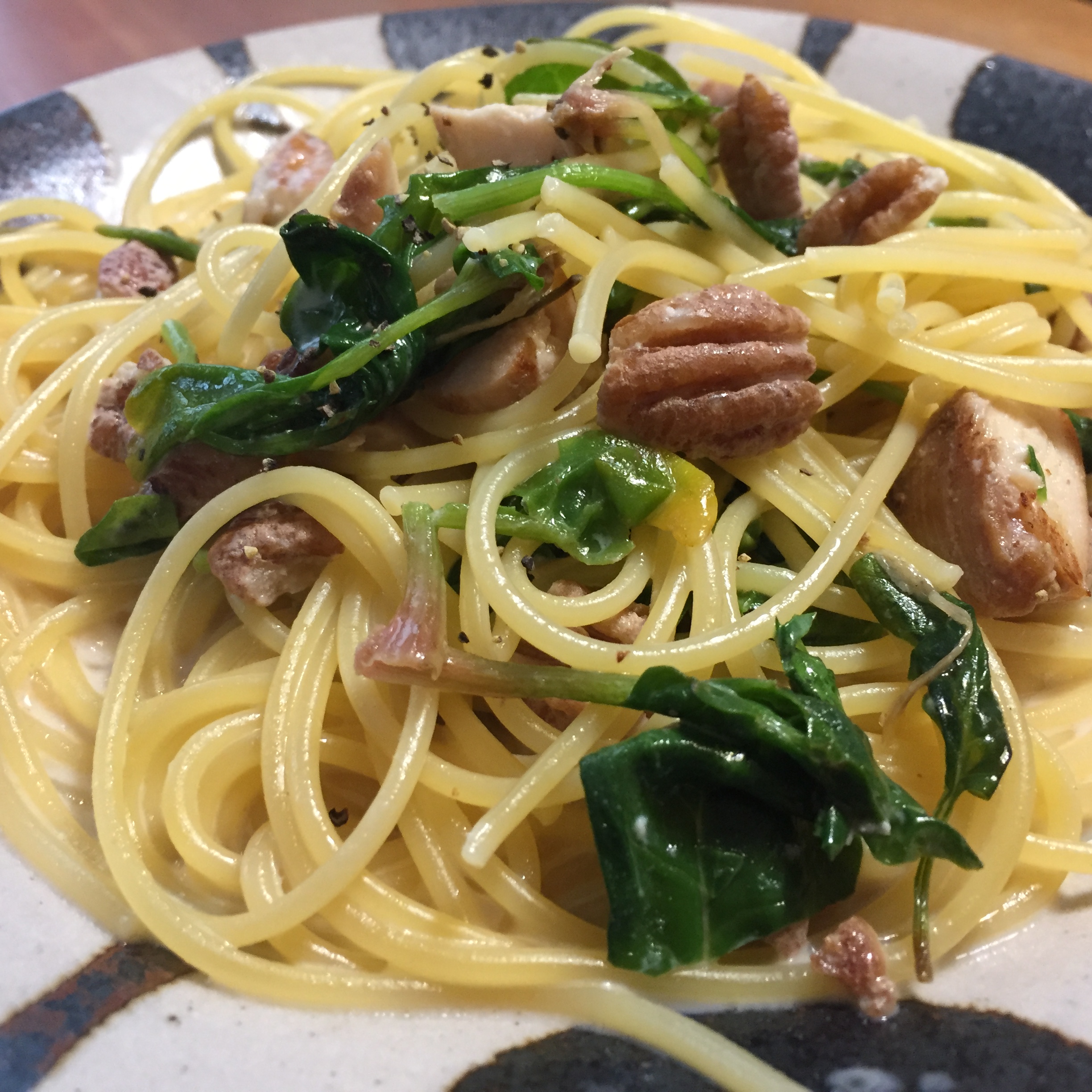 ピーカンナッツの麺つゆクリームパスタ