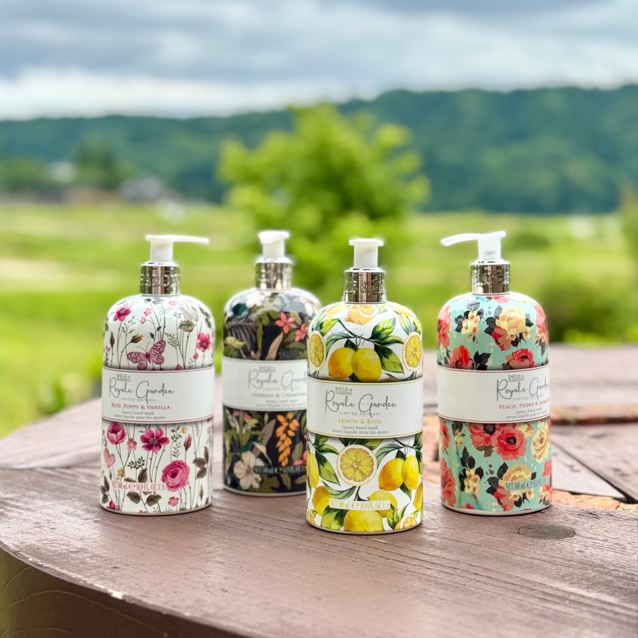 人気　Royal garden ボタニカルデザインのハンドウォッシュ 500ml　入荷しました！
