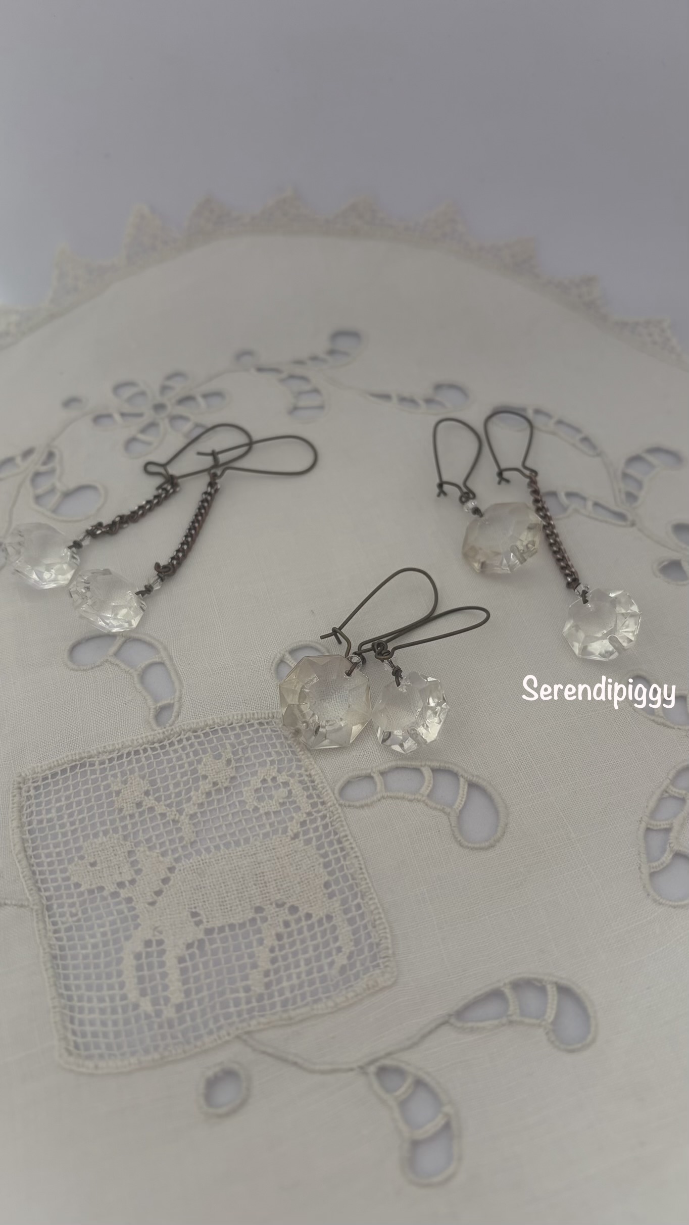 時を経てきたシャンデリアガラス