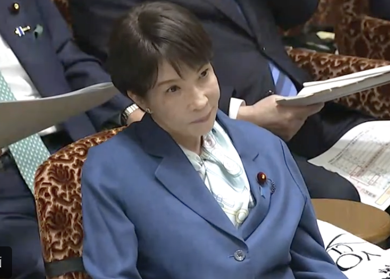 ドラムを愛する総理へ。 音楽が描かれたTALARICOのスカーフ