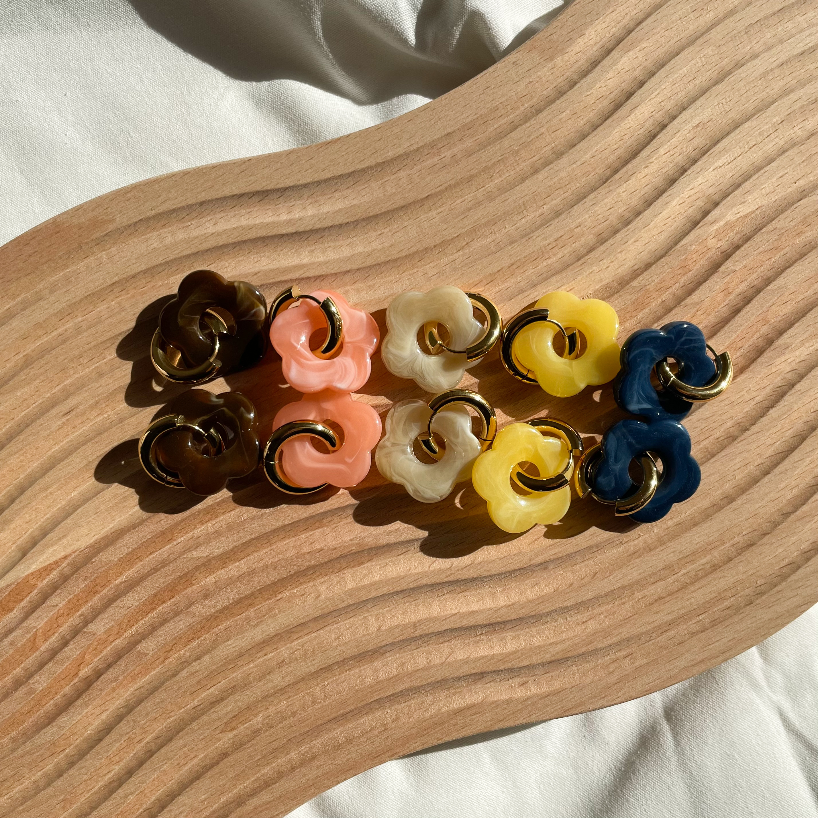 新作サージカルステンレス316L フラワーフープピアス