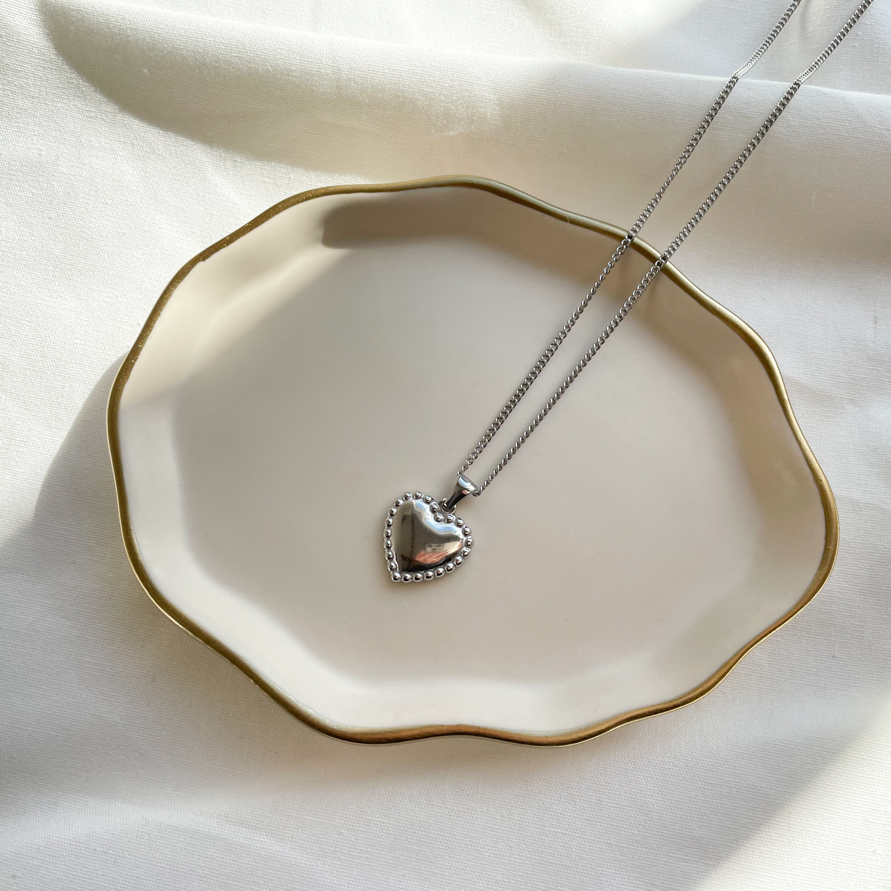 ハートチャームシルバーネックレス