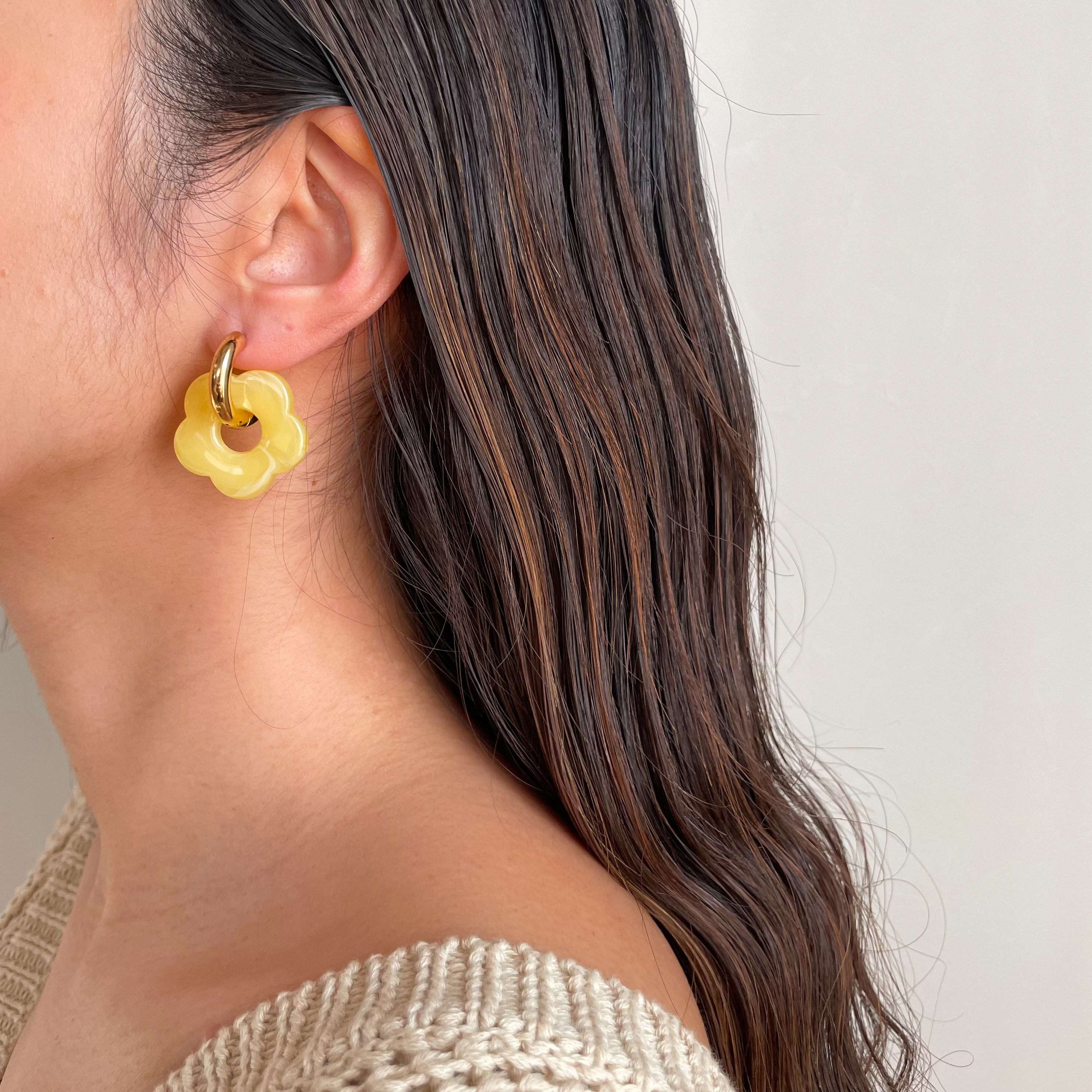 316L サージカルステンレス　フラワーフープピアス　レモンイエロー