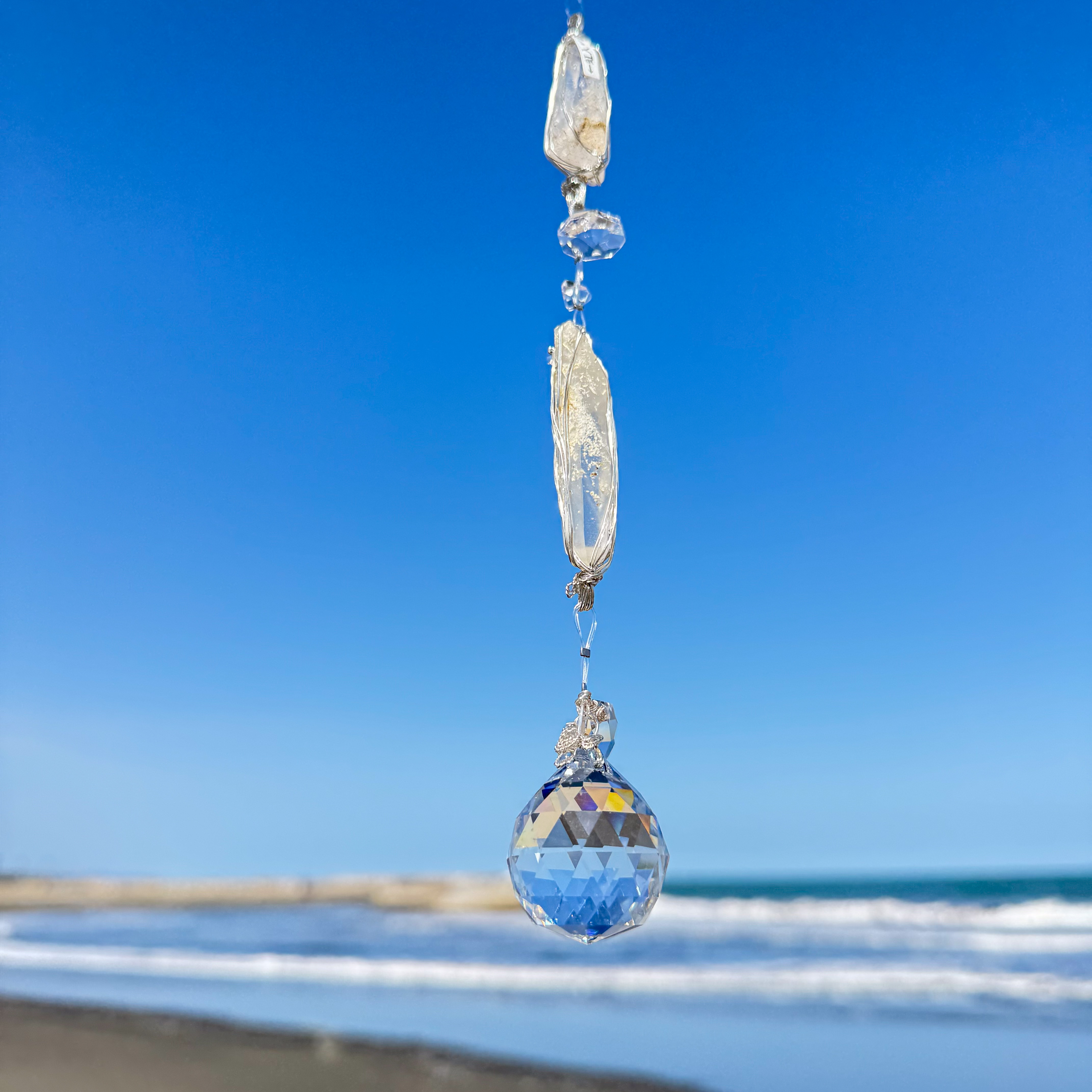 窓辺に小さな輝きを。高千穂水晶サンキャッチャー